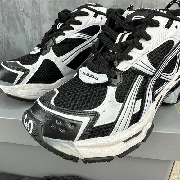 Balenciaga sneakers main image 9